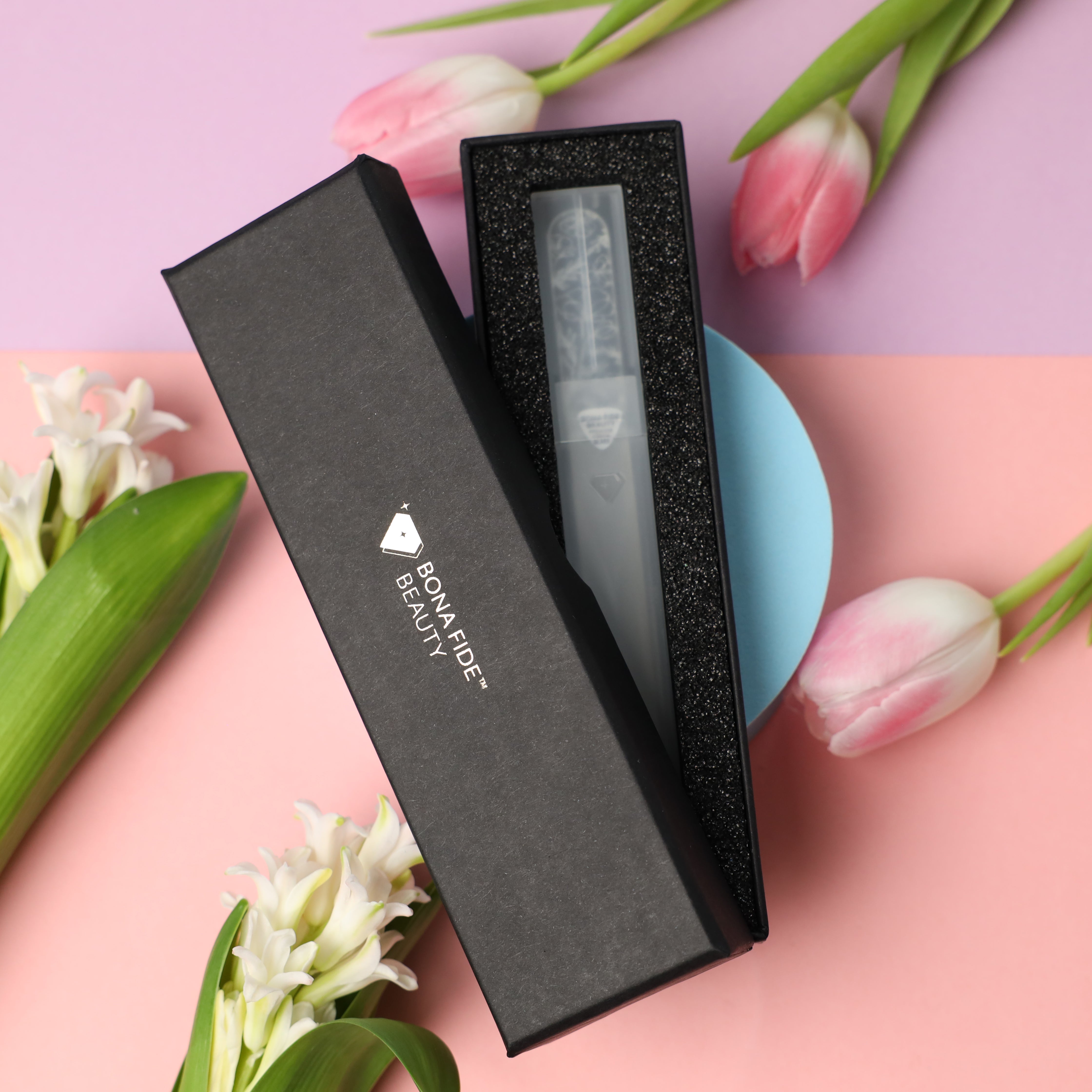 Line Art Design Single Glass Nail File