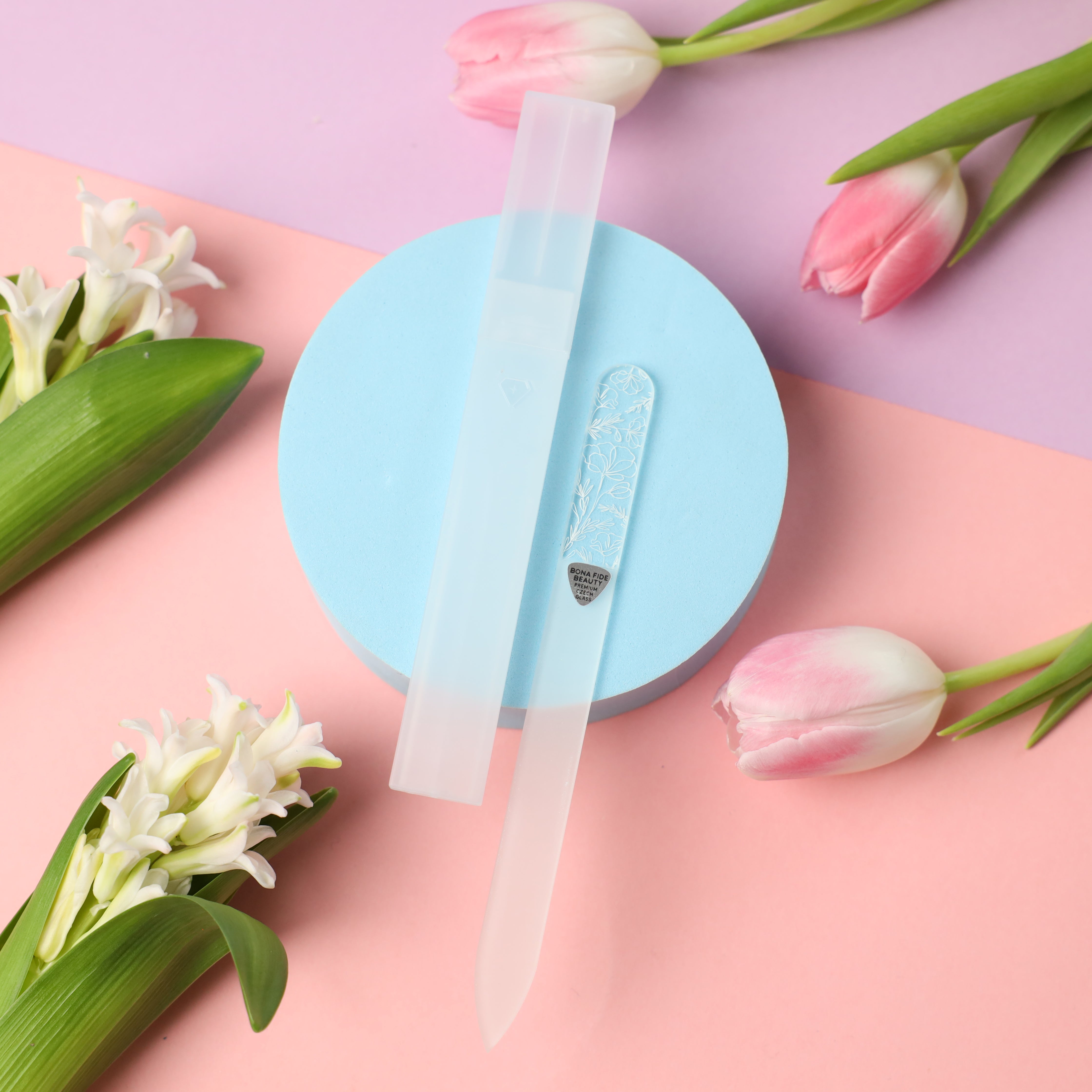 Line Art Design Single Glass Nail File