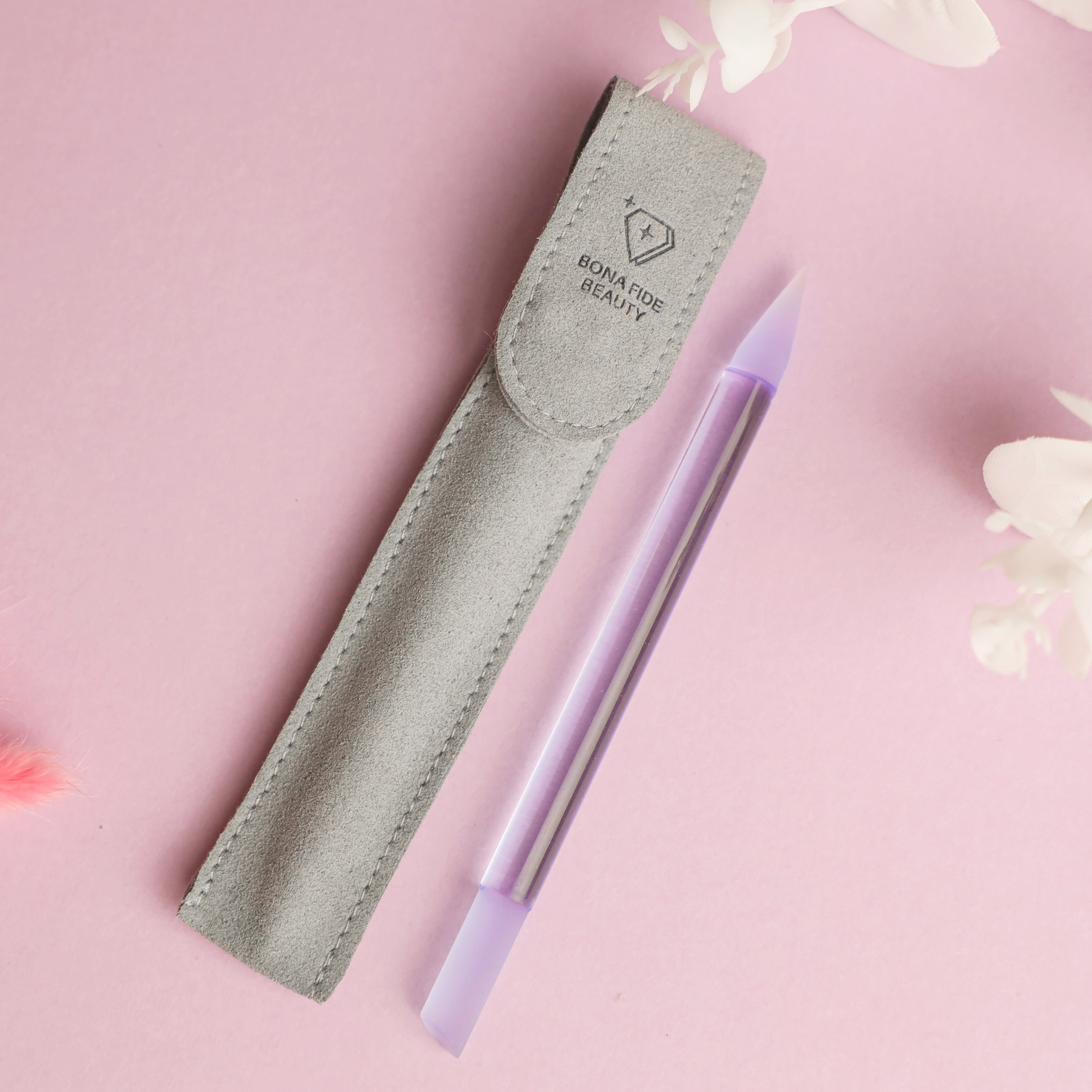 Single Czech Glass Cuticle Pusher in Lilac