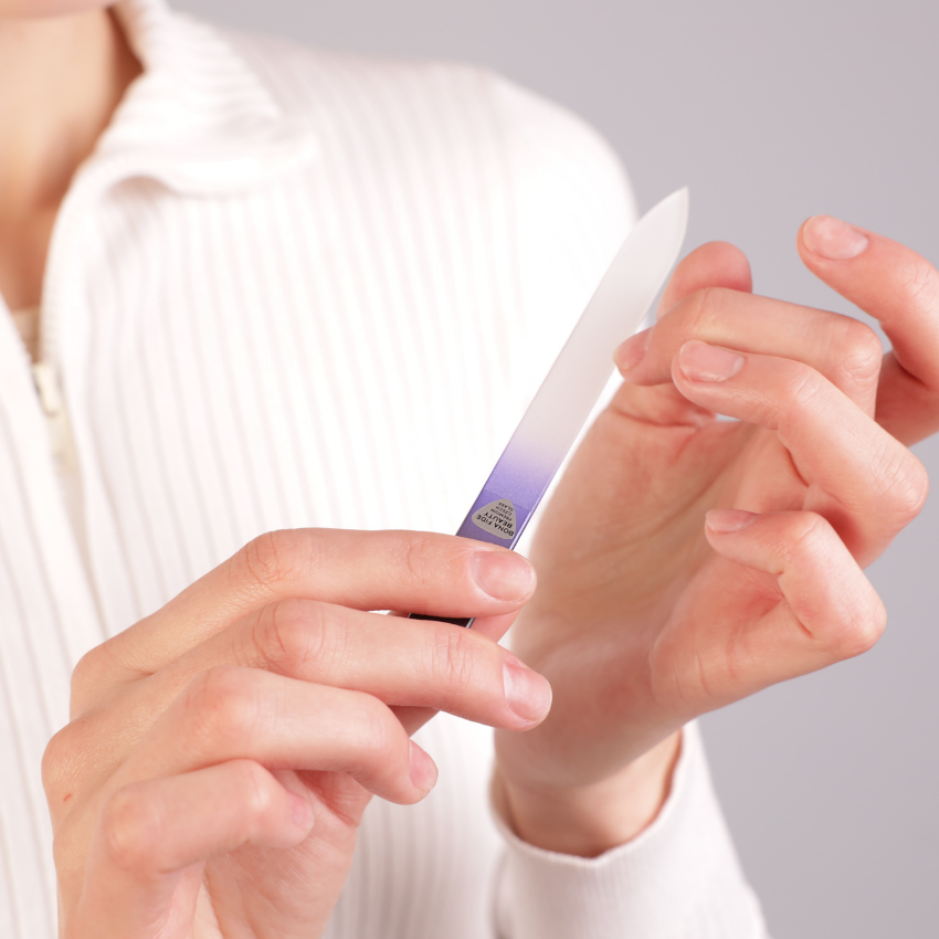 Single Glass Nail File in Black/Cobalt with Hard Case