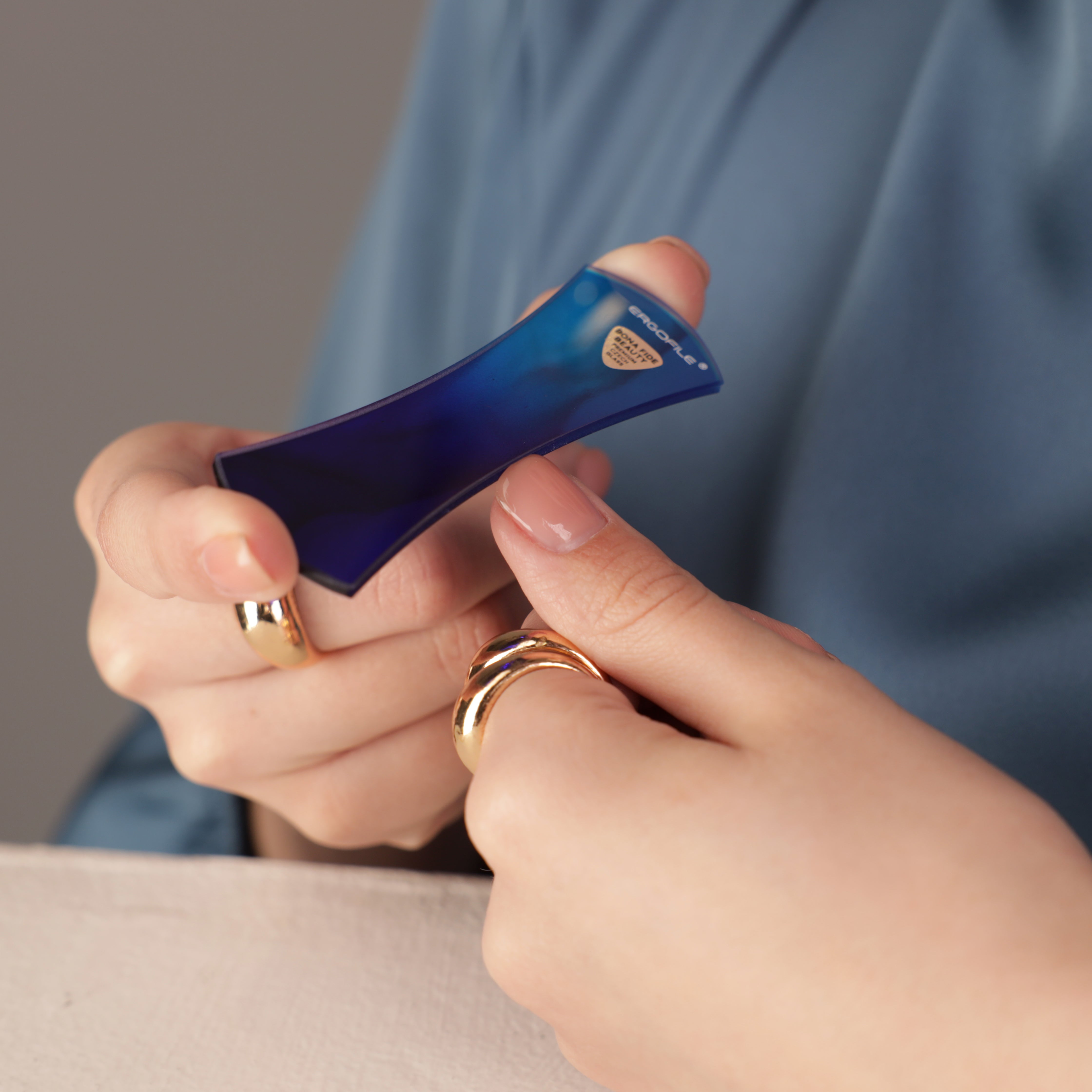 Bow Ergonomic Glass Nail File