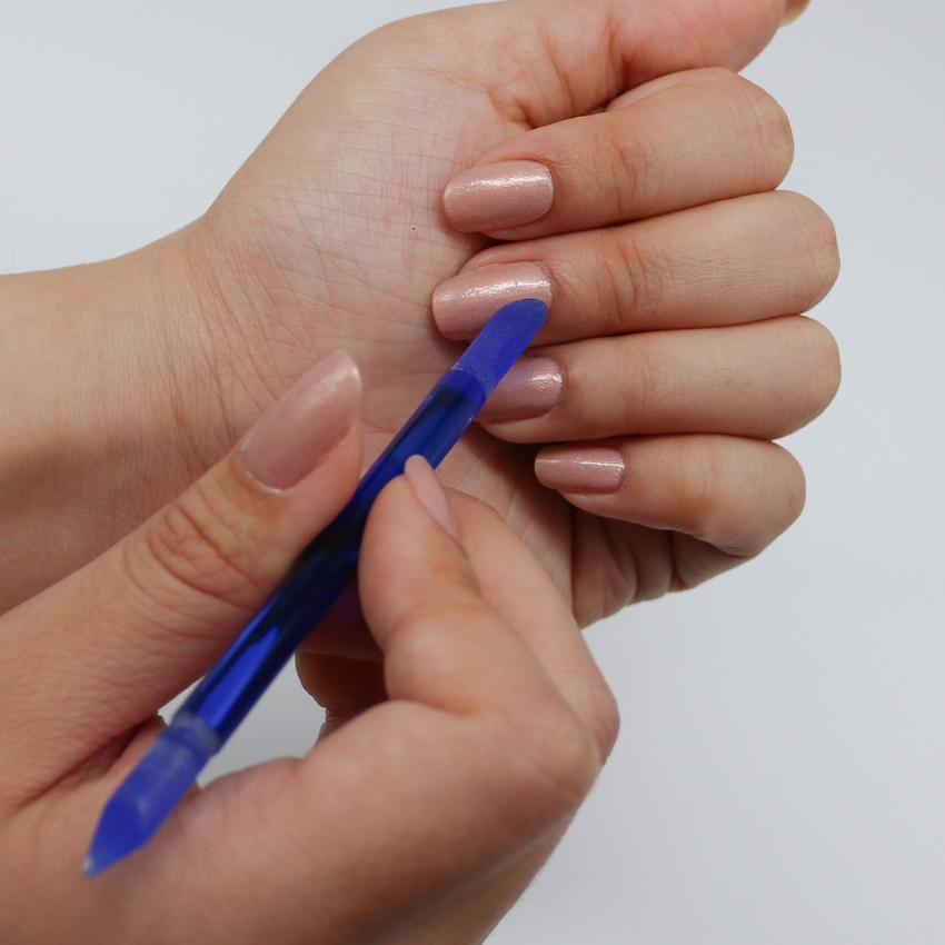 2-Pack Glass Cuticle Pusher in Green and Blue